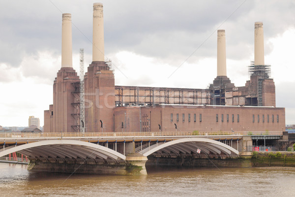 复古 建筑 battersea power station in london england uk