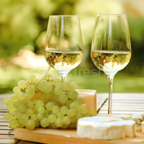 商业照片: 奶酪 · 白葡萄酒 · 葡萄 ·二· 眼镜