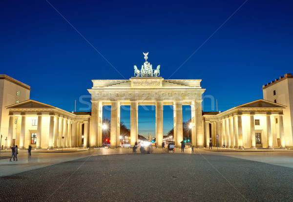 黎明 · 著名 · 柏林 · 天空 / the famous brandenburg gate in