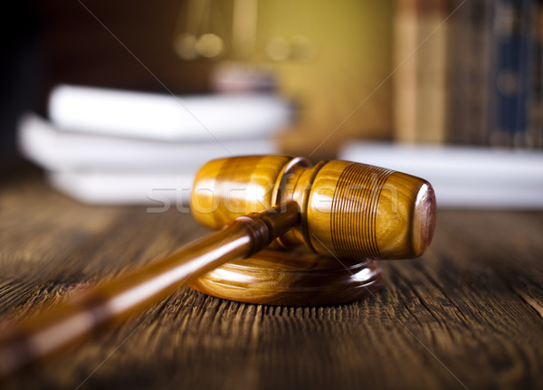 商业照片:法· 正义 ·木· 法槌 · 律师 · 法官 / law and justice