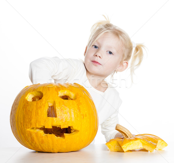 下载广告图样 商业照片 #6373865little girl carving pumpkin for