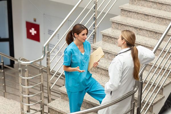 商业照片: 护士    医生    说    医院    医生 / nurse and doctor