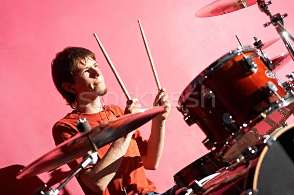 Mann spielen Trommel rot Metall Club Stock foto © 26kot