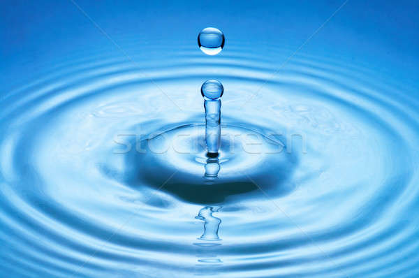 一滴水 圖像 落下 下降 水 商業照片 © 26kot