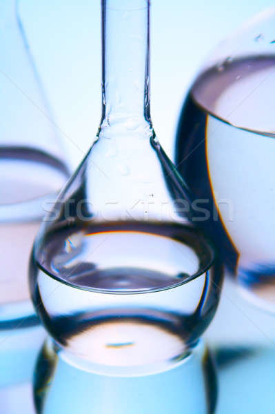 Laborator sticlă chimic tehnologie educaţie albastru Imagine de stoc © 26kot