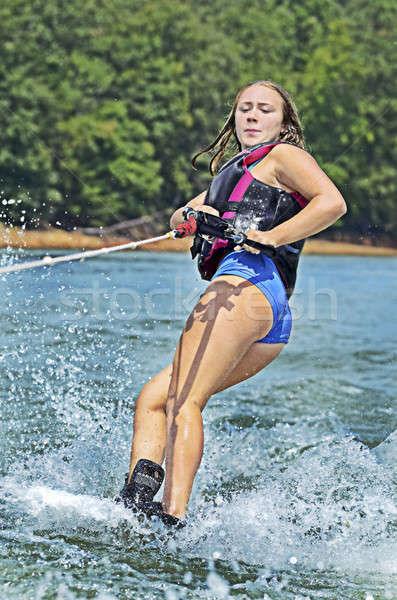 Tienermeisje truc ski slide meisje sport Stockfoto © 2tun