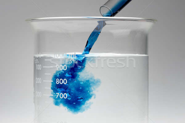 Vegyi közelkép lövés kék főzőpohár víz Stock fotó © 350jb