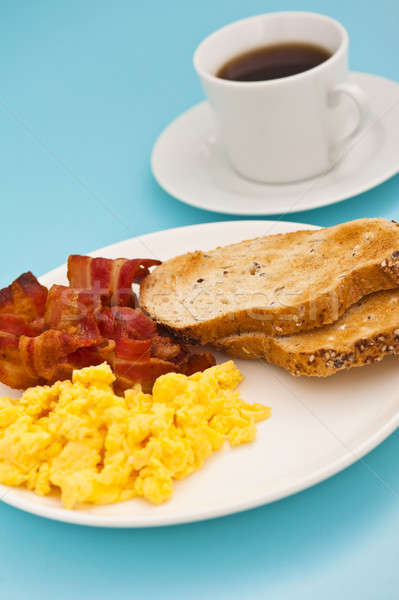 Amerykański śniadanie boczek jaj kubek kawy Zdjęcia stock © 3523studio