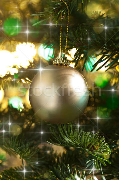 Decorativ aur Crăciun fleac luciu Imagine de stoc © 3523studio