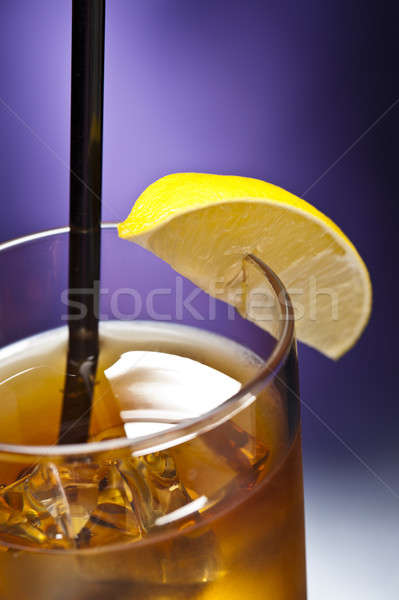 Lung insulă ice tea violet gheaţă bea Imagine de stoc © 3523studio