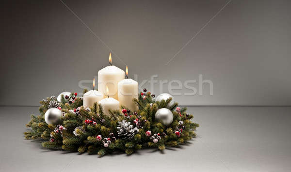 來臨 花圈 燃燒 蠟燭 聖誕節 時間 商業照片 © 3523studio