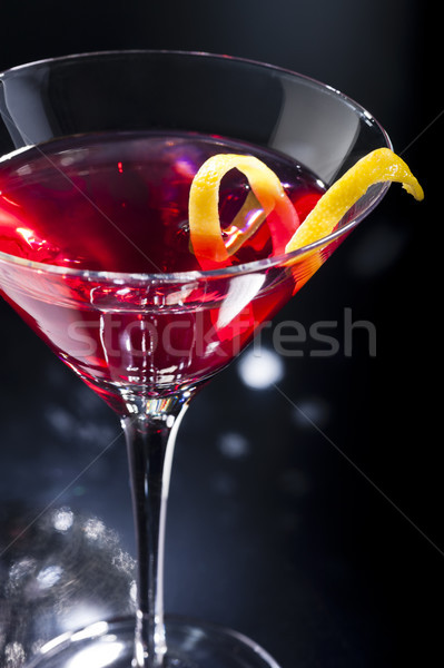 Cosmopolit ringul de dans discotecă apă sticlă bar Imagine de stoc © 3523studio