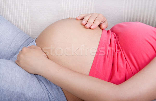 妊婦 ベッド 女性 手 医療 ストックフォト © 3dvin