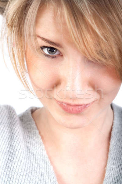 Közelkép gyönyörű vonzó nő ravasz pillantás mosolyog Stock fotó © 3dvin