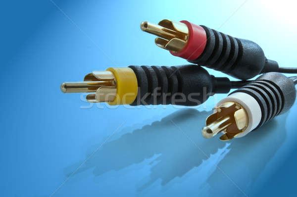 Cabluri cablu albastru lumina efect Imagine de stoc © 72soul