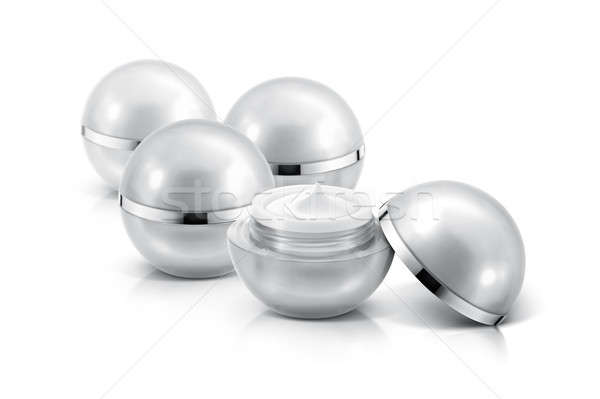 Argint sferă cosmetic borcan alb Imagine de stoc © 7Crafts