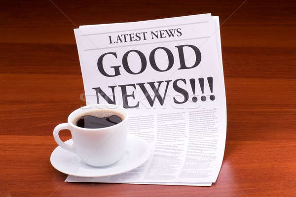 Gazety wiadomości nagłówek dobrą wiadomością tabeli biuro Zdjęcia stock © a2bb5s