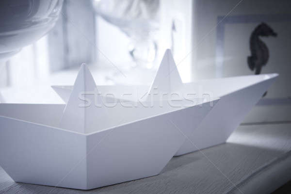 Kâğıt tekneler iki seramik gibi dekorasyon Stok fotoğraf © ABBPhoto