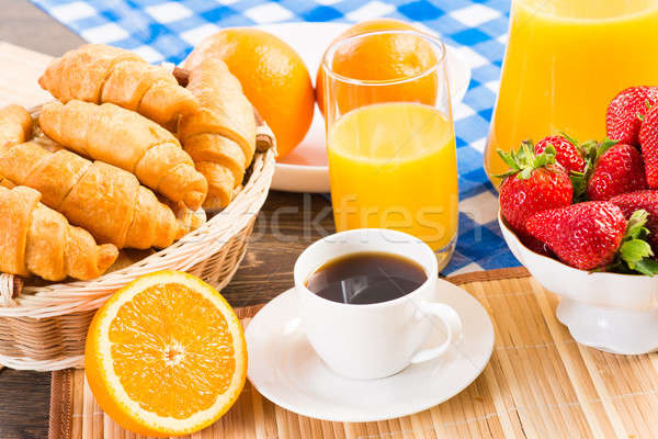 Foto stock: Pequeno-almoço · continental · café · morango · creme · croissant · fruto