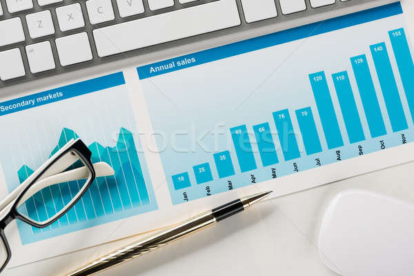 Gemiddelde verkoop verslag business werkplek toetsenbord Stockfoto © adam121