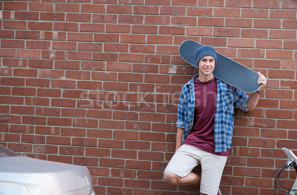 Bonito cara andar de skate legal urbano Foto stock © adam121