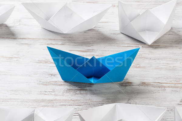 Business leiderschap ingesteld origami boten houten tafel Stockfoto © adam121