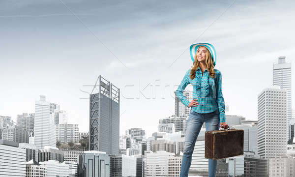 Attraktive Mädchen alten Koffer schöne Frau Reisenden hat Stock foto © adam121