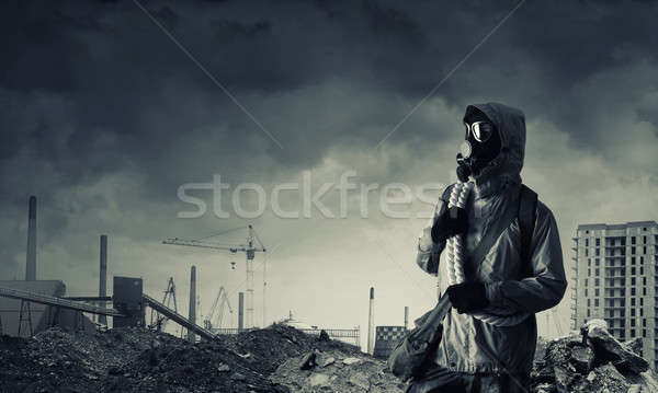 Gönderemezsiniz kıyamet gelecek adam kurtulan gaz maskesi Stok fotoğraf © adam121