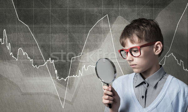 Stockfoto: Nieuwsgierig · schooljongen · vergrootglas · cute · jongen · naar