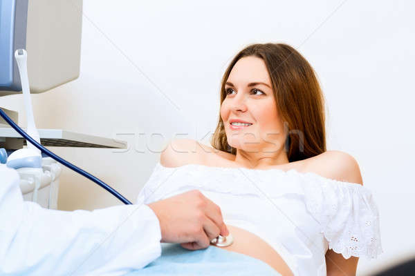Zdjęcia stock: Kobieta · w · ciąży · recepcji · lekarza · młodych · atrakcyjny · zdrowia