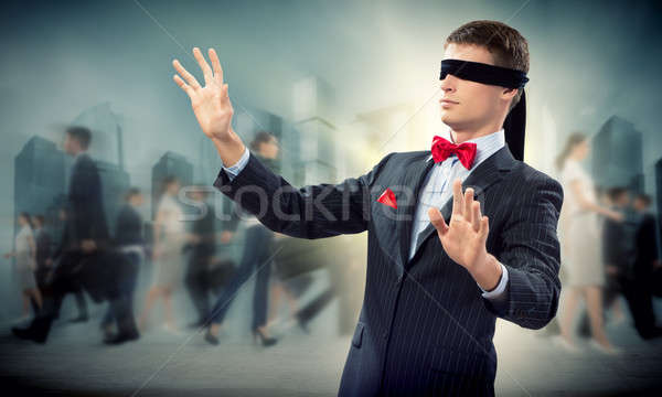 Jeunes yeux bandés homme bras regarder façon [[stock_photo]] © adam121