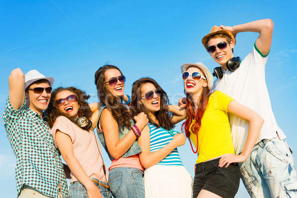 Grupo jovens óculos de sol seis Foto stock © adam121