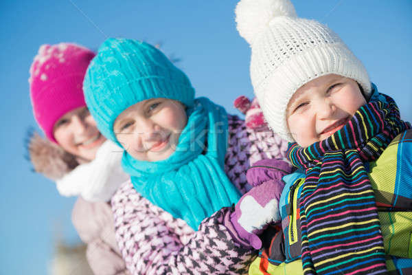 Winter activiteit drie gelukkig kinderen Stockfoto © adam121