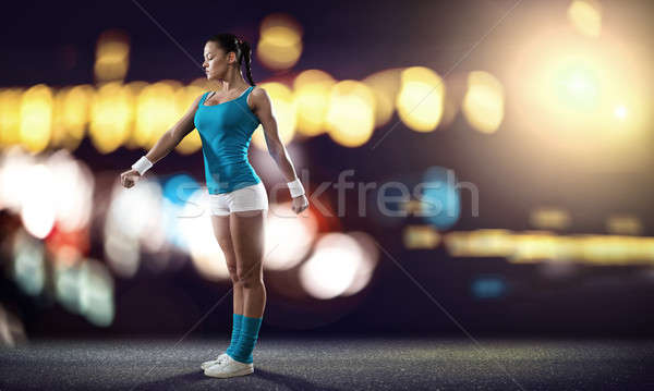 Fitness performanţă tineri atractiv fată etapă Imagine de stoc © adam121