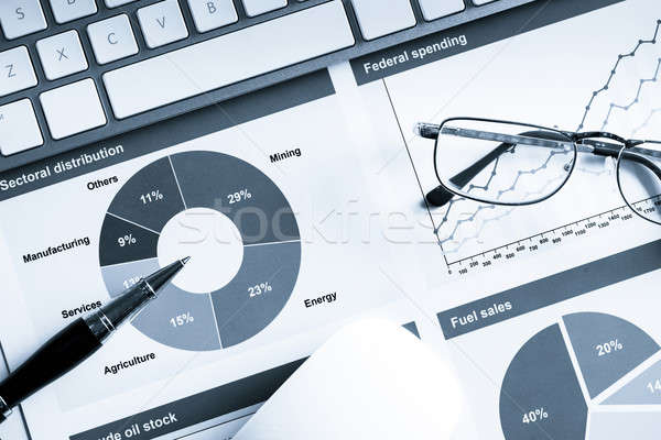 Stockfoto: Gemiddelde · verkoop · verslag · business · werkplek · toetsenbord