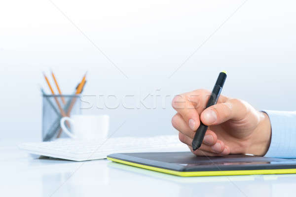 Foto stock: Disenador · mano · dibujo · gráfico · tableta · mentiras