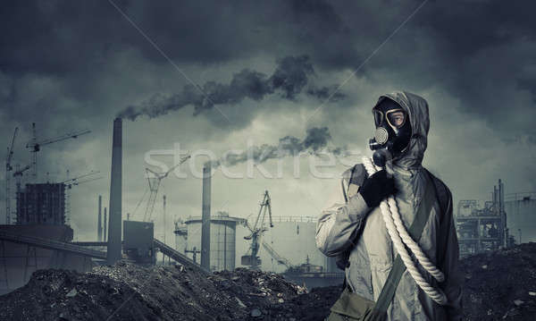 Postar futuro homem sobrevivente máscara de gás Foto stock © adam121