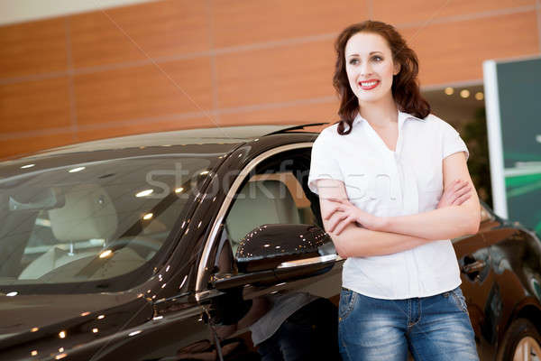 Retrato los brazos cruzados pecho coches sala de exposición Foto stock © adam121