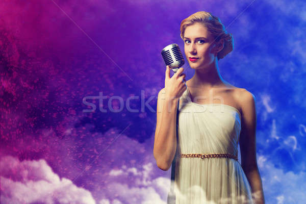 Сток-фото: Привлекательная · женщина · певицы · микрофона · за · аннотация · моде