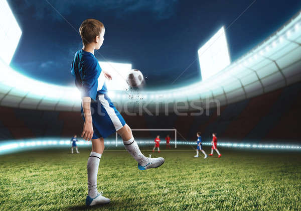 Foto stock: Jovem · futebol · campeão · animado · menino