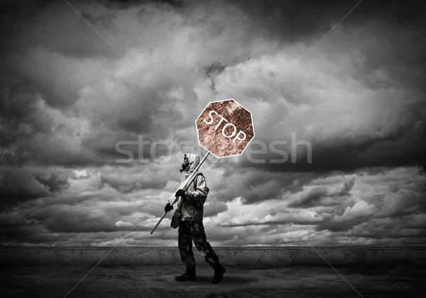 Apokalipszis szerencsétlenség gázmaszk óvintézkedés stop férfi Stock fotó © adam121