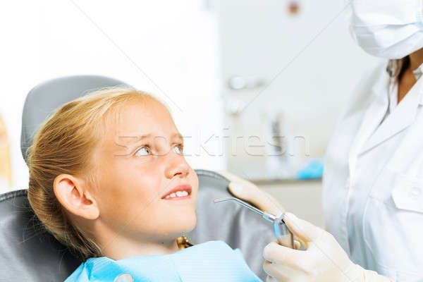 Oral cavitate drăguţ fată Imagine de stoc © adam121