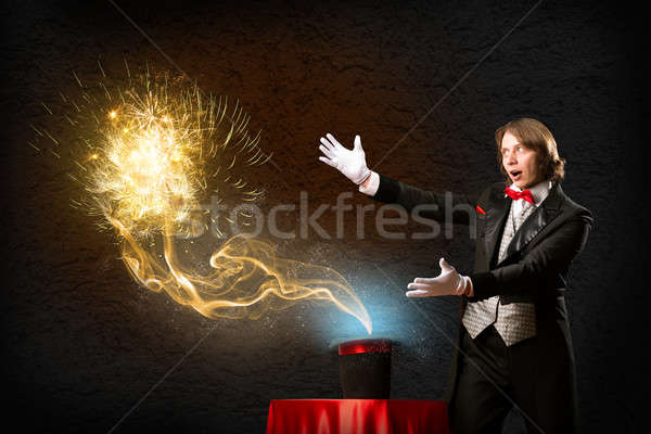 Goochelaar magie uit hoed af Stockfoto © adam121