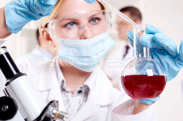 Сток-фото: химик · рабочих · лаборатория · жидкость · девушки