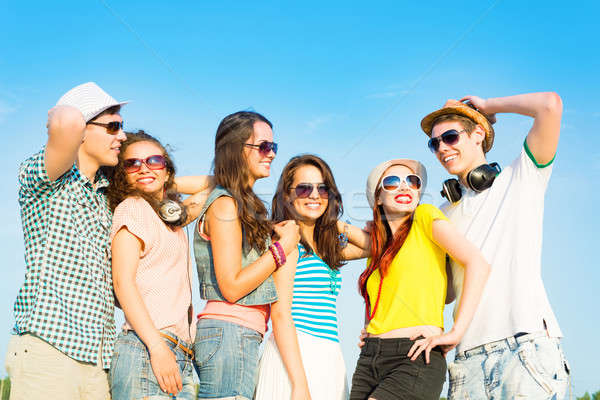 Stockfoto: Groep · jongeren · zonnebril · hoed · hoeden