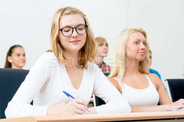Estudiantes aula imagen jóvenes femenino ensenanza Foto stock © adam121