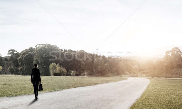 Manier succes elegante zakenvrouw weg permanente Stockfoto © adam121