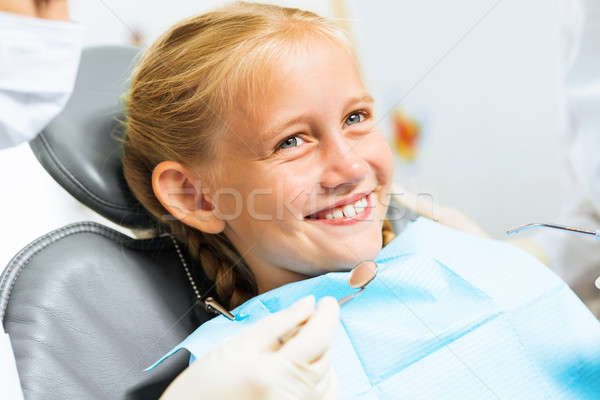 Oral cavitate drăguţ fată Imagine de stoc © adam121