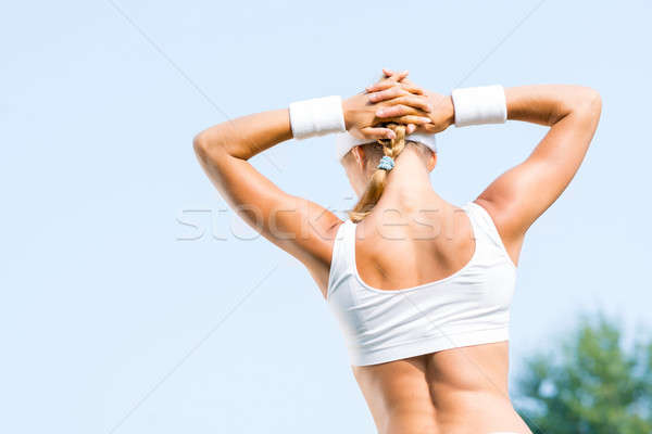 Femeie alergător tineri sportiv în picioare Imagine de stoc © adam121