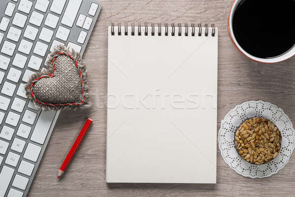 Kávészünet sütik laptop kávéscsésze jegyzettömb fa asztal Stock fotó © adam121